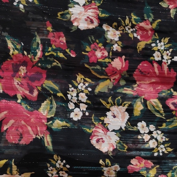 Maurices Vibrant Floral Blouse - Picture 4 of 5